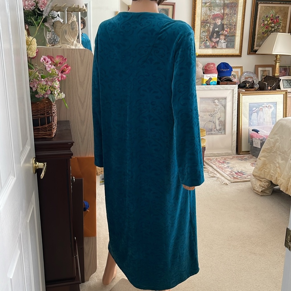 NWT Miss Elaine super soft plush zip up long robe - Picture 3 of 8